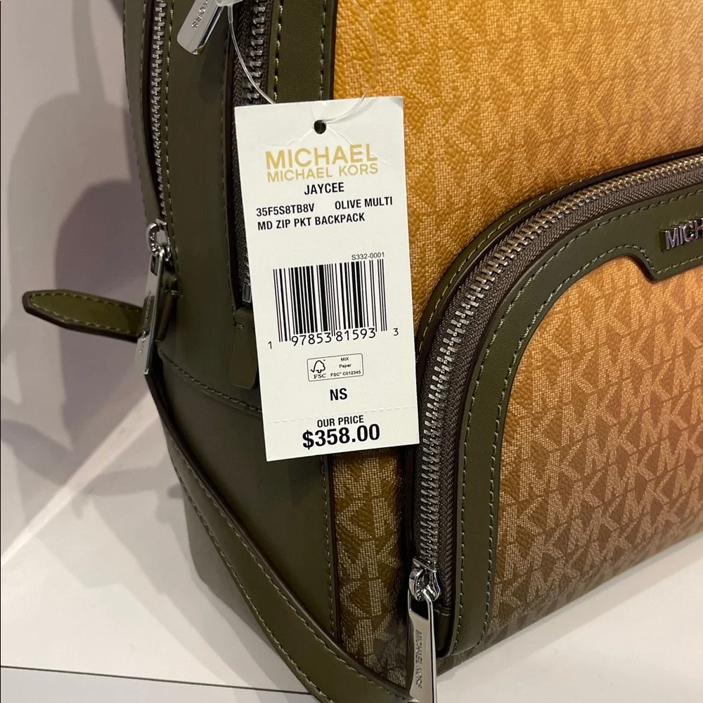 MICHAEL KORS Jaycee Medium Ombré Signature Logo Backpack
Olive Combo
NWT - Picture 7 of 16